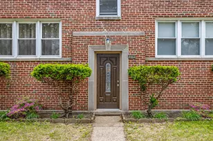 2739 W Summerdale Ave, Chicago, IL 60625 - Photo 3