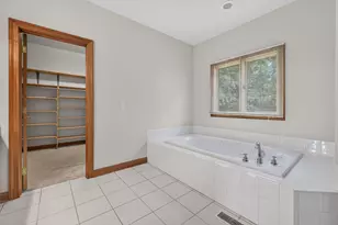4N760 S Circle Dr, Saint Charles, IL 60175 - Photo 11