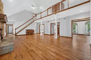 4N760 S Circle Dr, Saint Charles, IL 60175 - Photo 9