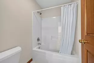 4N760 S Circle Dr, Saint Charles, IL 60175 - Photo 19