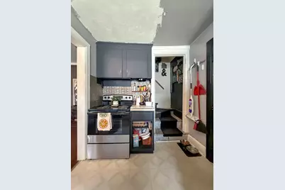 428 W Chestnut Street, Freeport, IL 61032 - Photo 5