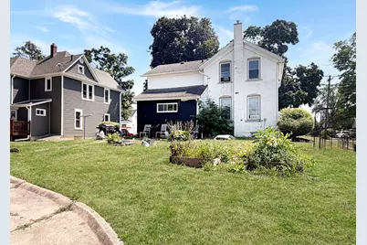 428 W Chestnut Street, Freeport, IL 61032 - Photo 3