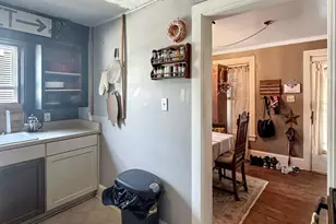 428 W Chestnut St, Freeport, IL 61032 - Photo 7