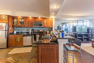 300 N State St, Chicago, IL 60654 - Photo 3