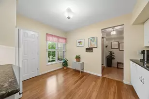 1214 Gulfstream Pkwy, Libertyville, IL 60048 - Photo 7