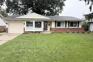 34 Evergreen St, Elk Grove Village, IL 60007 - Photo 1
