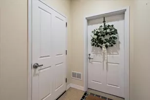 977 Harris Rd, Grayslake, IL 60030 - Photo 3