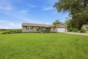 24208 W Frances Ct, Shorewood, IL 60404 - Photo 3
