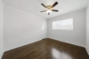 701 W 116th St, Chicago, IL 60628 - Photo 11