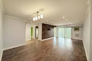 502 W Huntington Commons Rd, Mount Prospect, IL 60056 - Photo 13