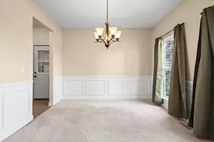 435 Shadow Wood Dr, Yorkville, IL 60560 - Photo 5