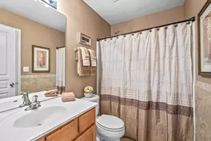 2431 Emily Ln, Elgin, IL 60124 - Photo 17