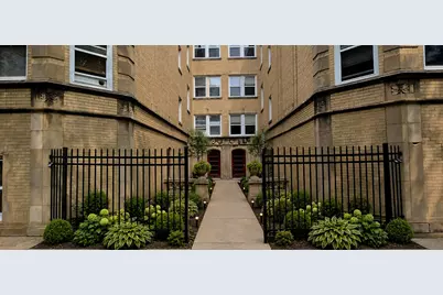 2318 W Rosemont Avenue #2, Chicago, IL 60659 - Photo 1