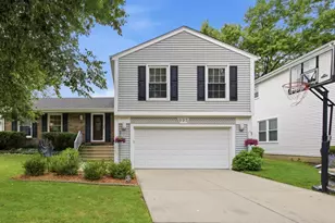 993 Knollwood Dr, Buffalo Grove, IL 60089 - Photo 1
