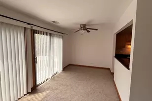 220 Oak Knoll Ct, Schaumburg, IL 60193 - Photo 5