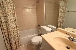 220 Oak Knoll Ct, Schaumburg, IL 60193 - Photo 15