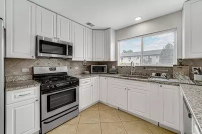 673 E Fountainview Drive #673, Mundelein, IL 60060 - Photo 7