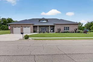 1210 Stonegate Dr, Marengo, IL 60152 - Photo 1