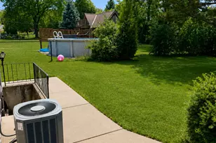 8808 S 85th Ct, Hickory Hills, IL 60457 - Photo 25