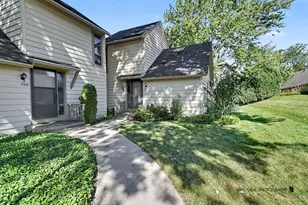 706 Wakefield Rd, Gurnee, IL 60031 - Photo 1