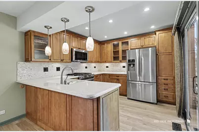 706 Wakefield Road, Gurnee, IL 60031 - Photo 5