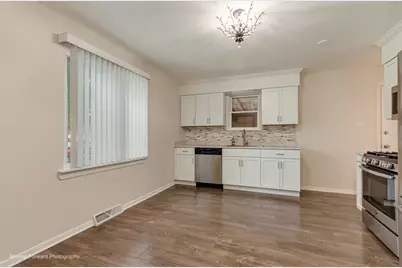 7101 W 114th Place, Worth, IL 60482 - Photo 9