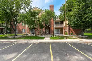 104 Glengarry Dr, Bloomingdale, IL 60108 - Photo 1
