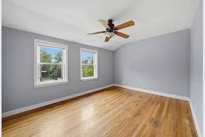 9709 S Yates Boulevard, Chicago, IL 60617 - Photo 15