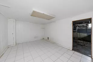 9709 S Yates Blvd, Chicago, IL 60617 - Photo 17