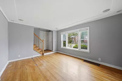 9709 S Yates Boulevard, Chicago, IL 60617 - Photo 11