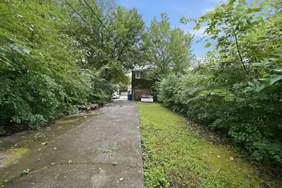 9709 S Yates Boulevard, Chicago, IL 60617 - Photo 19