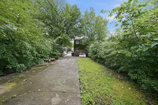 9709 S Yates Blvd, Chicago, IL 60617 - Photo 19