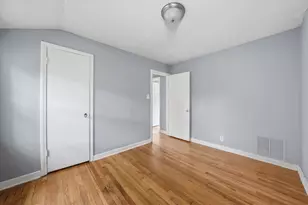 9709 S Yates Blvd, Chicago, IL 60617 - Photo 13