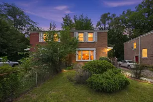 9709 S Yates Blvd, Chicago, IL 60617 - Photo 1