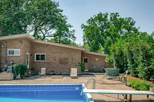 295 S Poplar Ave, Elmhurst, IL 60126 - Photo 3