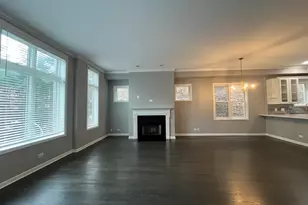 540 W Oakdale Ave, Chicago, IL 60657 - Photo 3