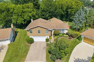 206 Londonderry Ct, Mundelein, IL 60060 - Photo 3