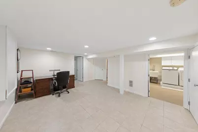 8425 Creekside Lane, Darien, IL 60561 - Photo 17