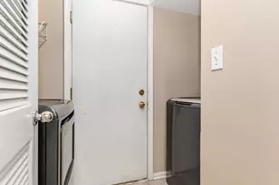 57 Braxton Ln, Aurora, IL 60504 - Photo 11
