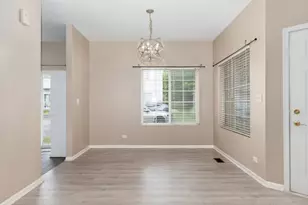 57 Braxton Ln, Aurora, IL 60504 - Photo 5
