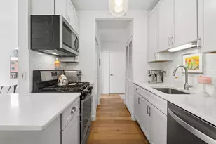 630 N State St, Chicago, IL 60654 - Photo 7