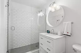 630 N State St, Chicago, IL 60654 - Photo 9