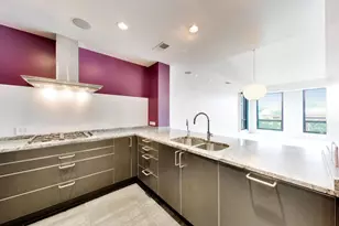 550 W Wellington Ave, Chicago, IL 60657 - Photo 9