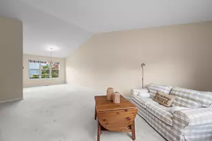 1233 Old Timber Ct, Hoffman Estates, IL 60192 - Photo 5