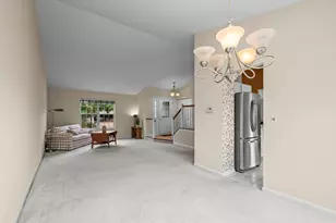 1233 Old Timber Ct, Hoffman Estates, IL 60192 - Photo 7
