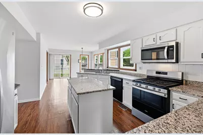 450 Potomac Lane, Elk Grove Village, IL 60007 - Photo 15