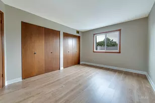872 S Plum Grove Rd, Palatine, IL 60067 - Photo 9