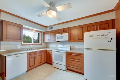 872 S Plum Grove Road #305, Palatine, IL 60067 - Photo 7