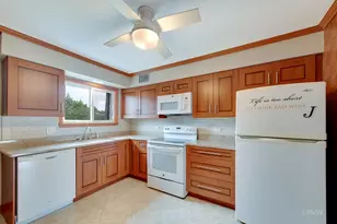 872 S Plum Grove Rd, Palatine, IL 60067 - Photo 7