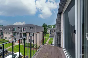872 S Plum Grove Rd, Palatine, IL 60067 - Photo 13